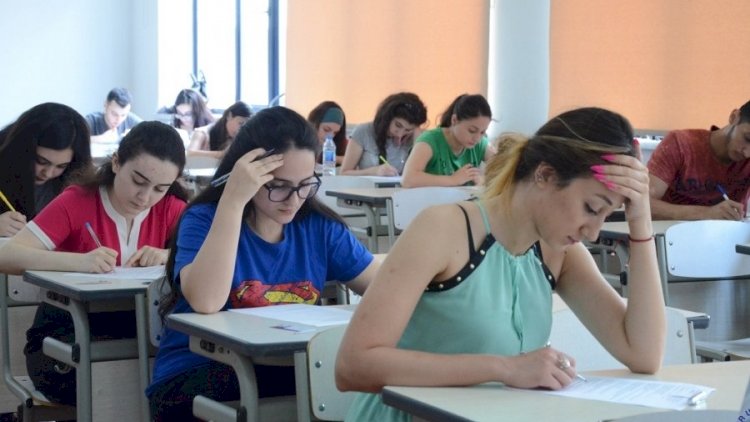    3 nəfər imtahan zalından   QOVULDU
