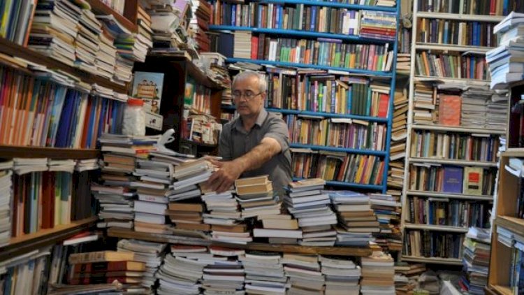    Bakıda məşhur kitab evi bağlandı   