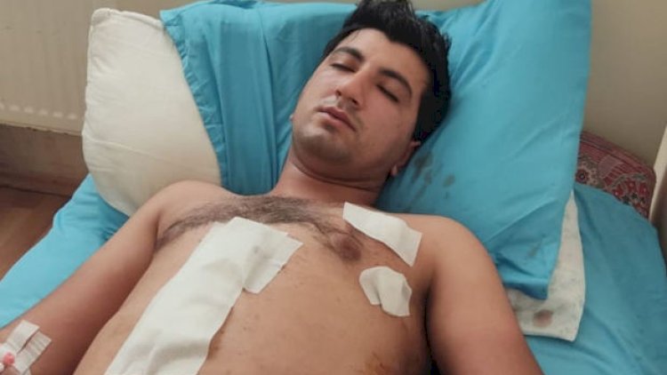    Qazi polislərin gözü qarşısında bıçaqlandı - Foto   