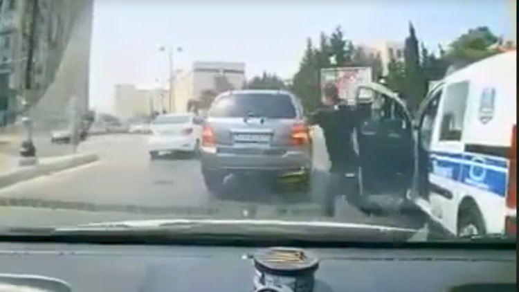    Sürücünü xilas edən polislər mükafat alacaq- VİDEO   