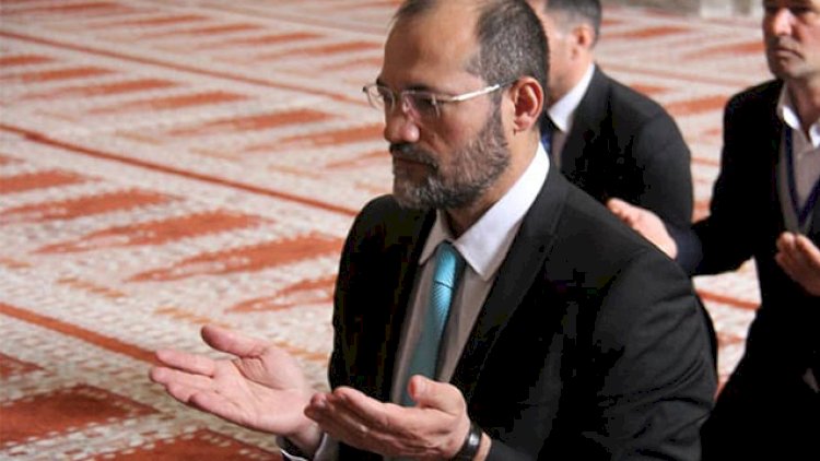    Deputatın yayda qızdırması...   