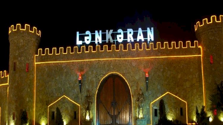    İcra başçısının müavini və məktəb direktoru şagirdi döyüb – Rəsmi   