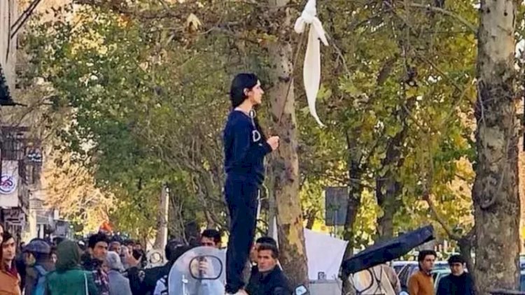    İranda hicaba qarşı etirazlar necə başladı?   