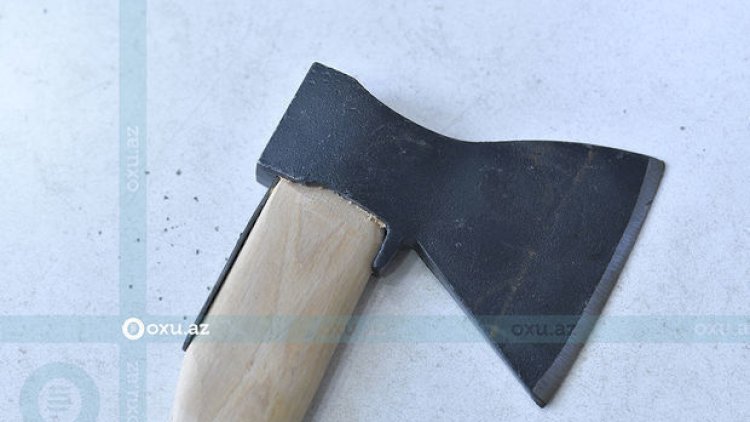    Qazaxda kişi həyat yoldaşını baltaladı   