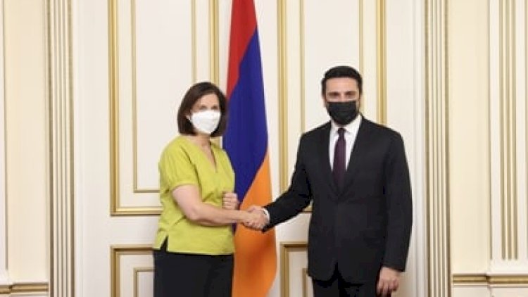    Simonyan: “Qonşulara ərazi iddiamız yoxdur“   
