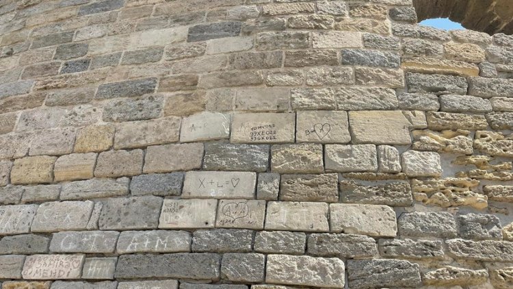    Qala divarlarına ziyan vuranlar müəyyənləşdirilib - DİN   
