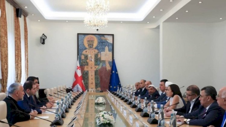    Şeyxülislam Gürcüstan parlamentində oldu   