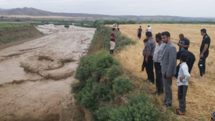    İranın cənubunda daşqınlar nəticəsində 17 nəfər öldü   