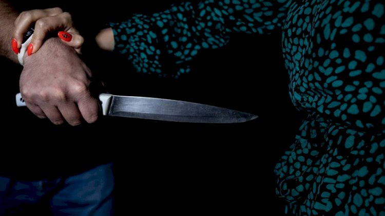    Azərbaycanda oğlan 21 yaşlı sevgilisini bıçaqladı   