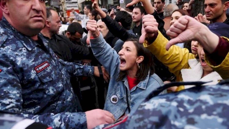    Erməni analardan Ermənistana etiraz: Övladlarımızı qırdırmayın   