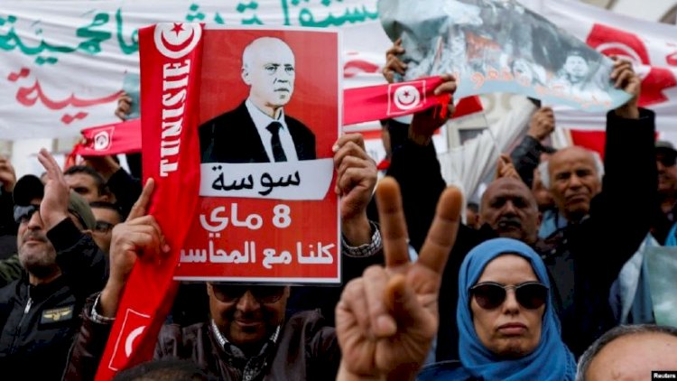    Tunisdə referendum: Prezidentə müstəsna səlahiyyətlər verildi   
