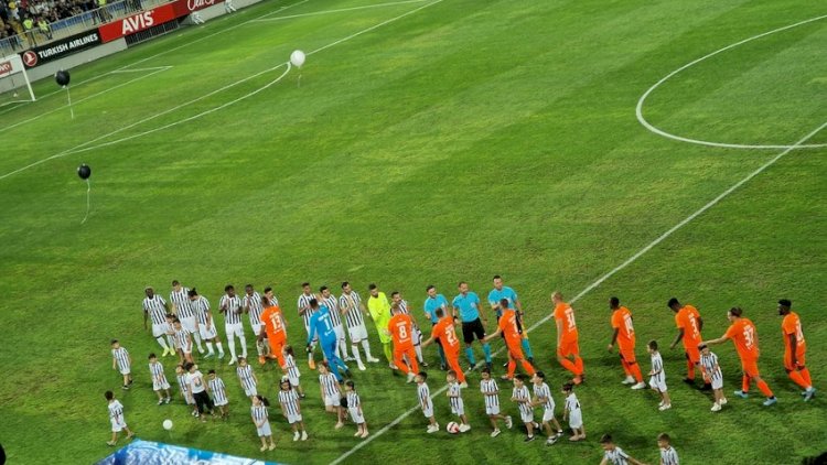    “Neftçi“ oyundan əvvəl şəhid övladlarını meydana çıxardı   