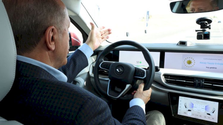   Ərdoğan Türkiyənin ilk milli elektrik avtomobilini idarə etdi   