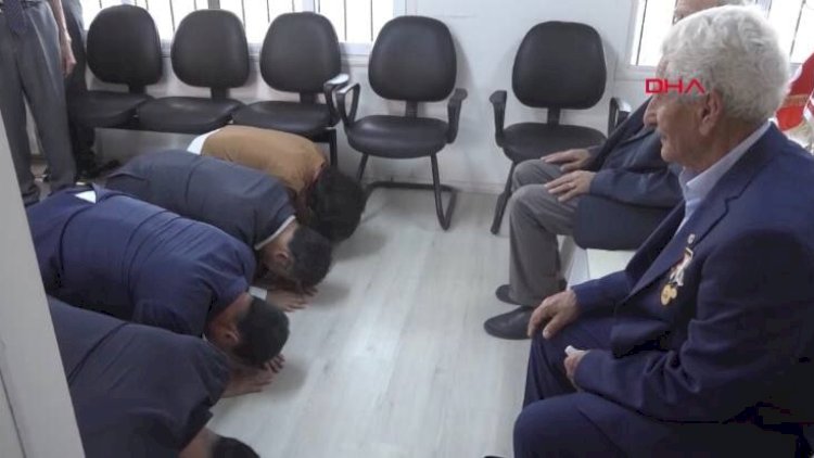    Türk veteranlar qarşısında diz çöküldü   