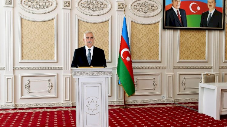    Vasif Talıbov onlara mənzil və avtomobil hədiyyə etdi   