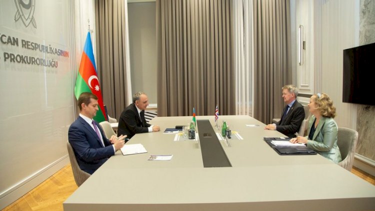    Baş prokuror Britaniya elçisi ilə səfirliyə hücumu müzakirə etdi   