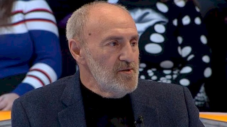   “Müğənnilər toylara getməsə, yamaqlı şalvarda gəzərlər” – Akif İslamzadə   