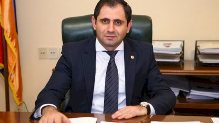    Ermənistanın müdafiə naziri Rusiyaya getdi   