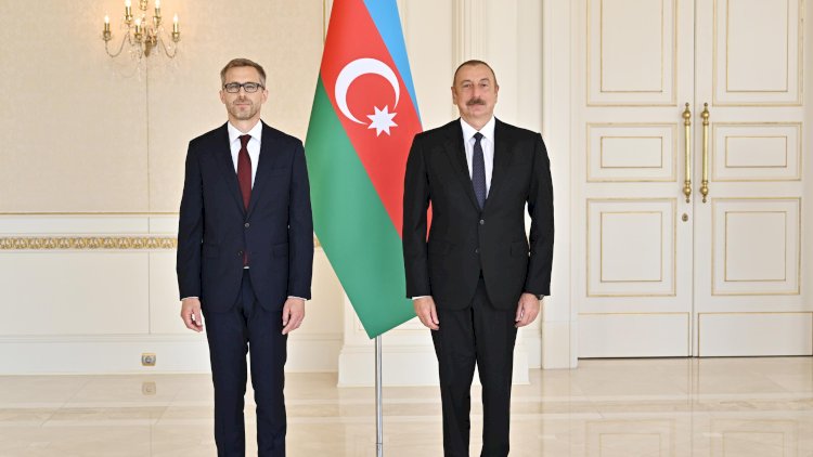    İsveç səfiri etimadnaməsini təqdim etdi   