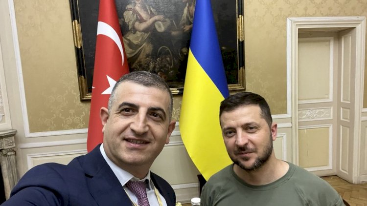    Bayraktar Zelenski ilə görüşdü:   “Ukraynanın qəhrəmanıdır”
