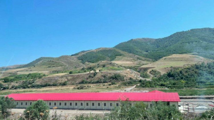    Rusiyanın Azərbaycanla sərhəddə tikdiyi hərbi bazanın yeni görüntüləri   