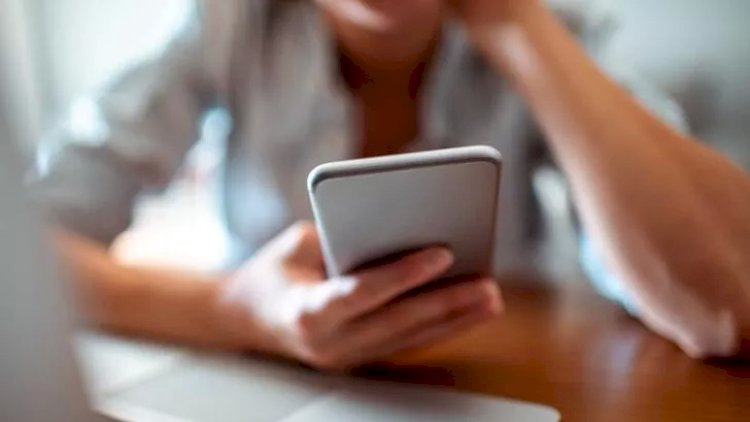    Qohumunun telefonu ilə qadınlara zəng etdi, bıçaqlandı   