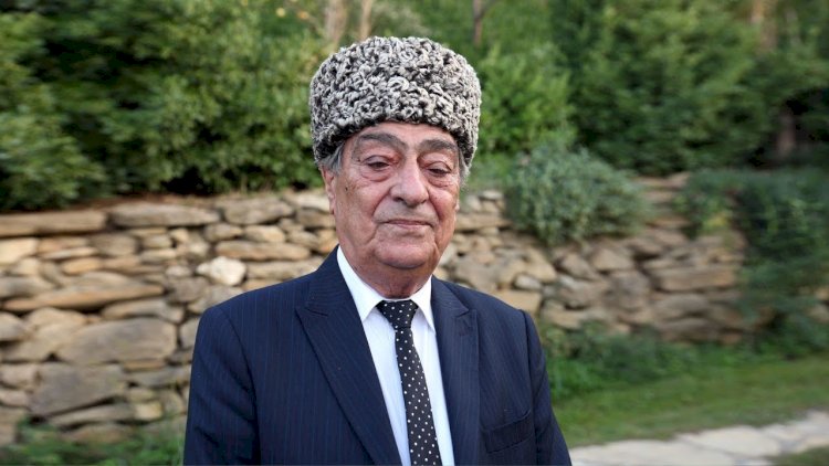    “Onlar qondarma seyidlərdir, mollaların uydurmasıdır”   