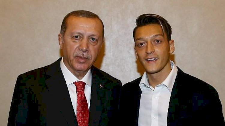    Ərdoğan Özilə 1700 avroluq saat hədiyyə etdi   - Foto