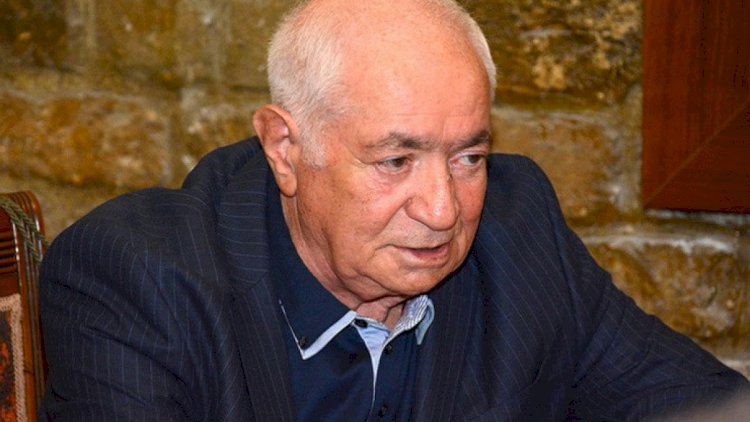    “Axmaq quruluşlarda demokratiyanın başından basırlar, danışmağa qoymurlar”   - Xalq şairi