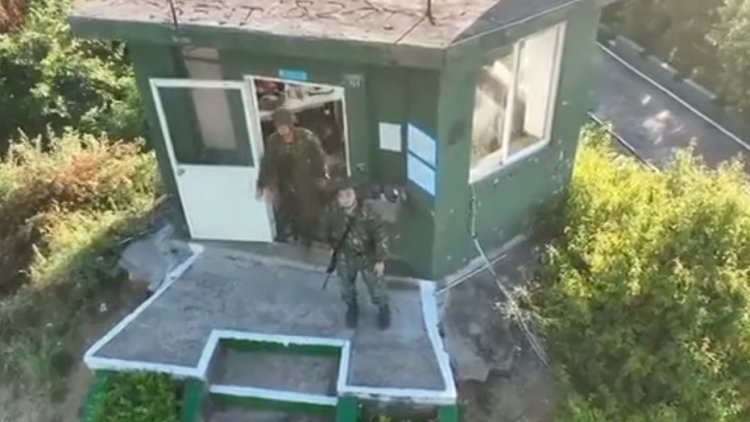    Tayvan əsgərləri Çin dronunu daşla vurmağa çalışdılar - Video   