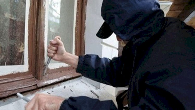    Pəncərədən girib 6 min dollar oğurladı - 200-nü kəndirbaza verdi   