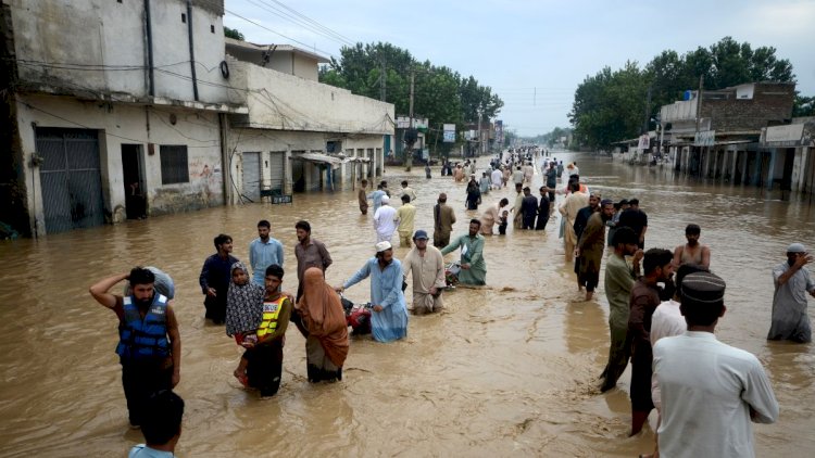    Pakistanın üçdə bir hissəsi su altında qalıb   