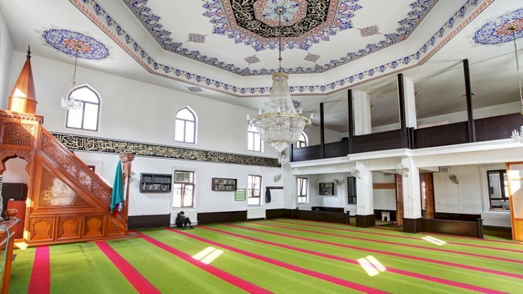    “İmam Hüseynin 40-nı keçirtmək peyğəmbərə 40 keçirtmək kimidir”   