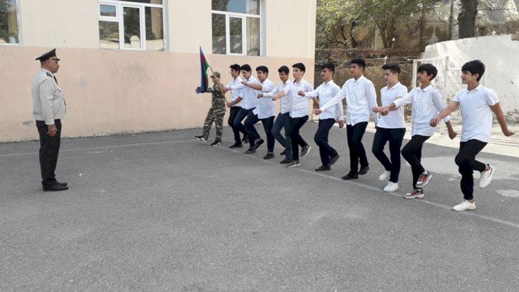    Orta məktəblərdə hərbi hazırlıq problemi: Çıxış yolu nədir?    