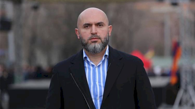    Erməni müxalifətçi Baş naziri itə bənzətdi   