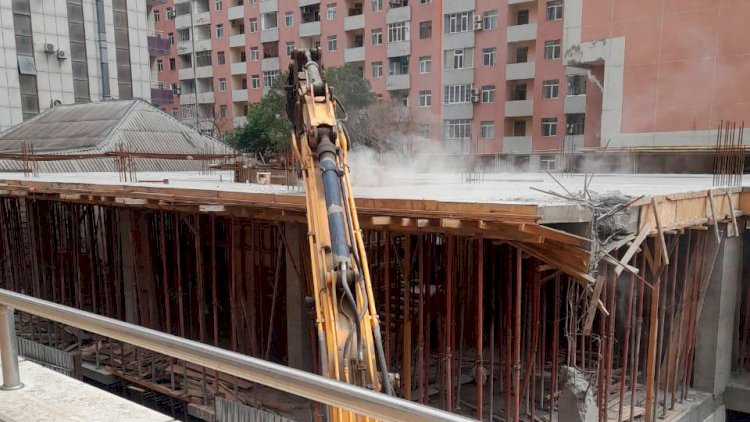    Sabiq deputata məxsus bina belə sökülür – Video   