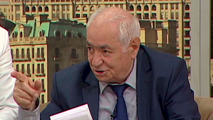    Xalq şairindən ağır sözlər: “Ay qanmaz, “şafdalı” yox, şaftalı...”   