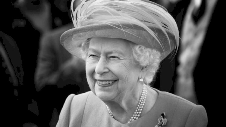    Böyük Britaniya kraliçası II Elizabet vəfat etdi   