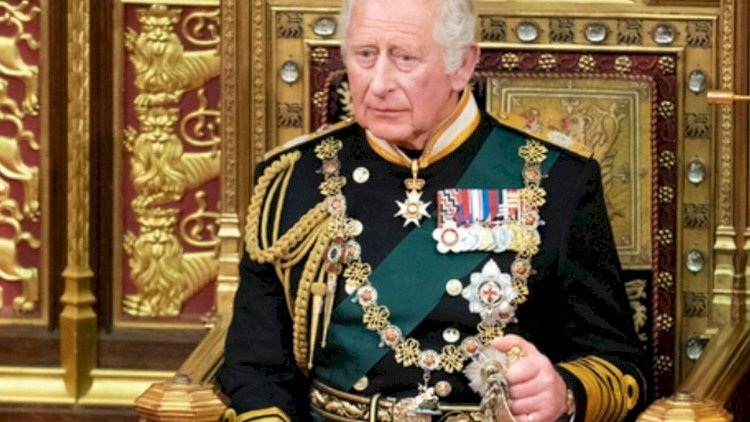    III Çarlz Britaniya kralı elan olundu   