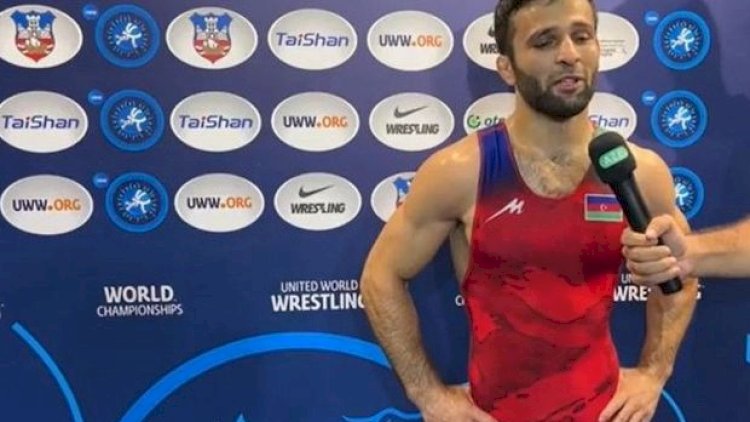    İkiqat dünya çempionumuz canlı yayımda müsahibə verərkən ağladı - Video   
