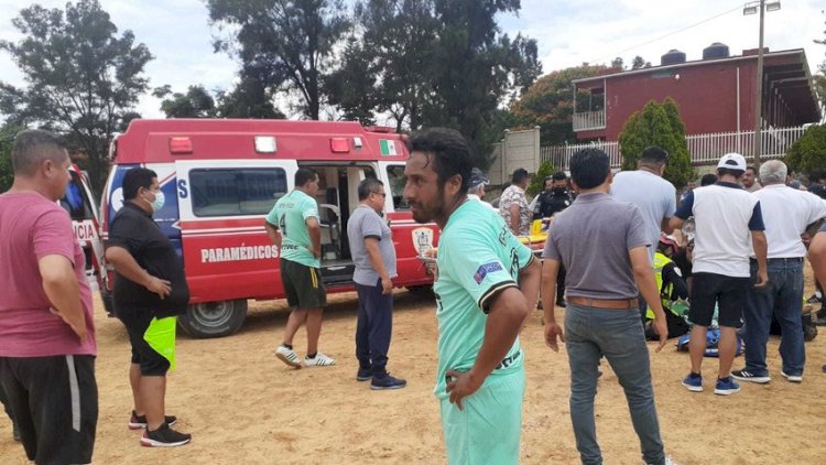    Futbolçu oyun vaxtı infarktdan öldü   