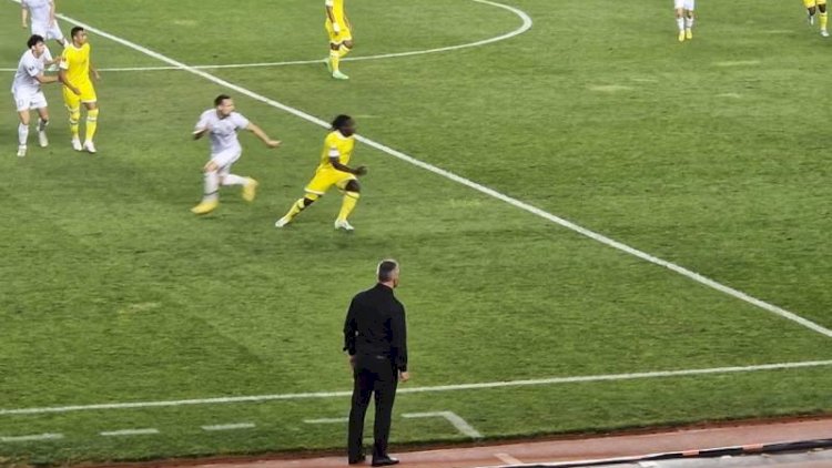    “Qarabağ”ın oyununda Qurban Qurbanovdan şəhidlərin xatirəsinə jest - Fotolar   