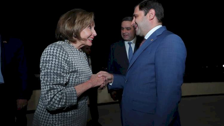    Pelosi erməni müdafiə naziri ilə görüşdü   