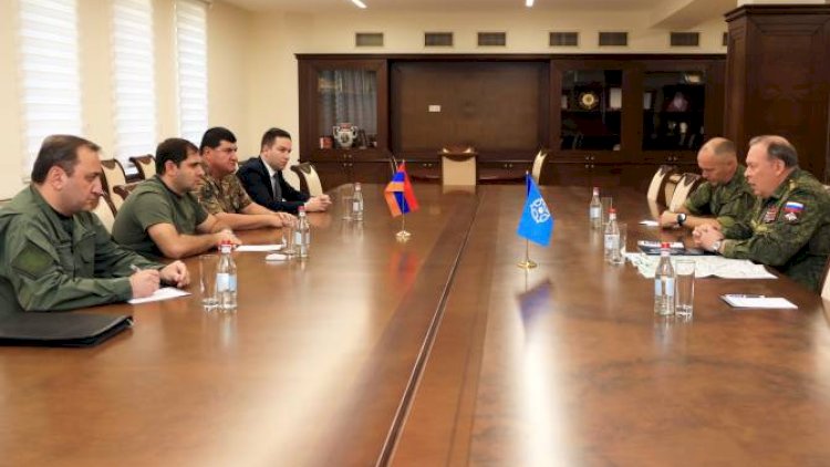    KTMT generalı erməni nazirlə görüşdü   