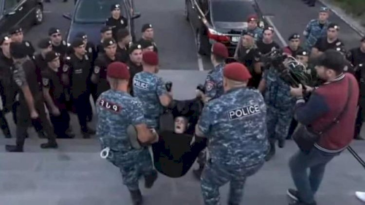    Erməni polisi ölən əsgərlərin yaxınlarına zor tətbiq etdi   