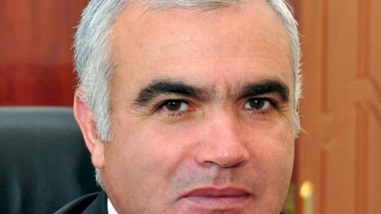    Azərbaycanda məşhur baş redaktor işdən çıxdı   