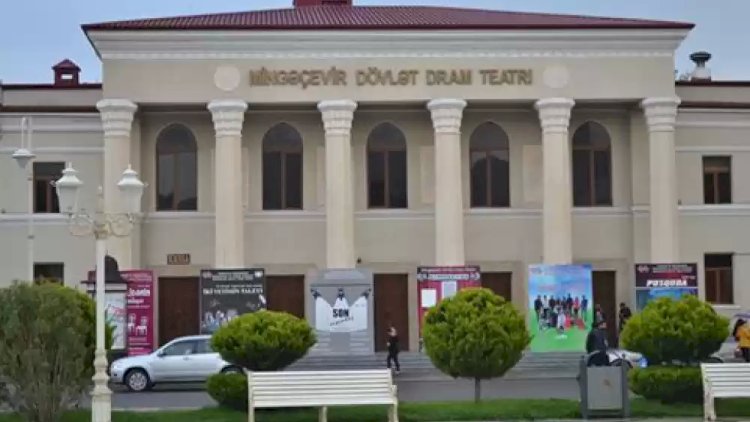    Teatr direktoru “ölü can“lardan danışdı: “Özbaşınalıq edə bilmərəm“   