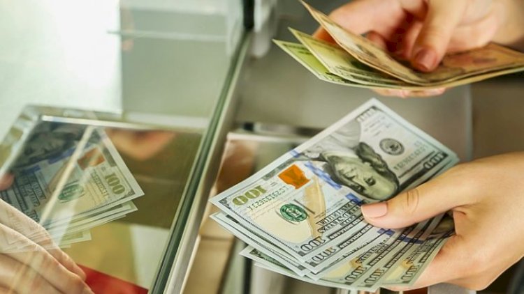    Dollar almaq istəyənlərin   NƏZƏRİNƏ