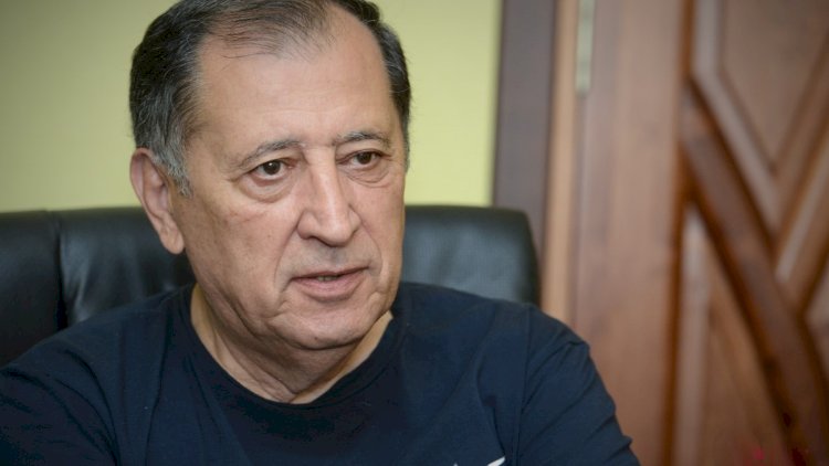    “Təəccüb edirəm ki, 40 ildən çoxdur bu hakimiyyət necə qalıb”   