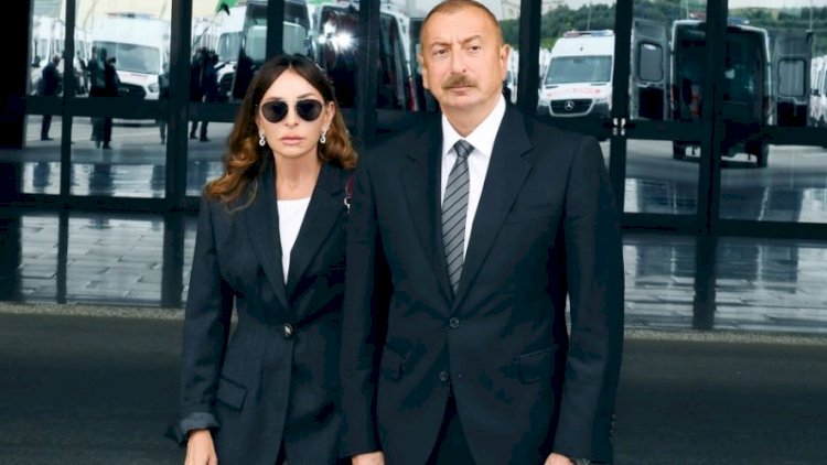    İlham Əliyev və birinci xanım şəhidlərin xatirəsini andılar   